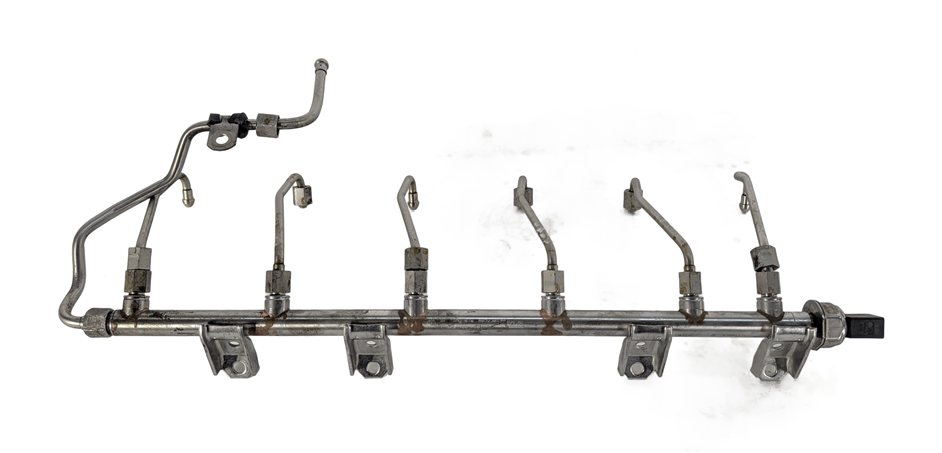 Thumbnail 2: 08 BMW 335I (E90) 3.0L (N54) ENGINE HIGH PRESSURE FUEL RAIL w/SENSOR LINES