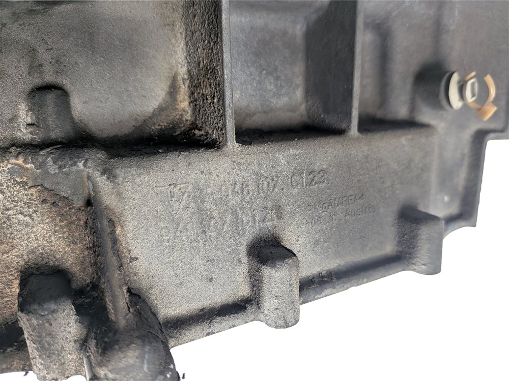 Thumbnail 8: 2010-2016 PORSCHE PANAMERA (970 G1) 4.8L M48.20 AUTO RWD UPPER ENGINE OIL PAN