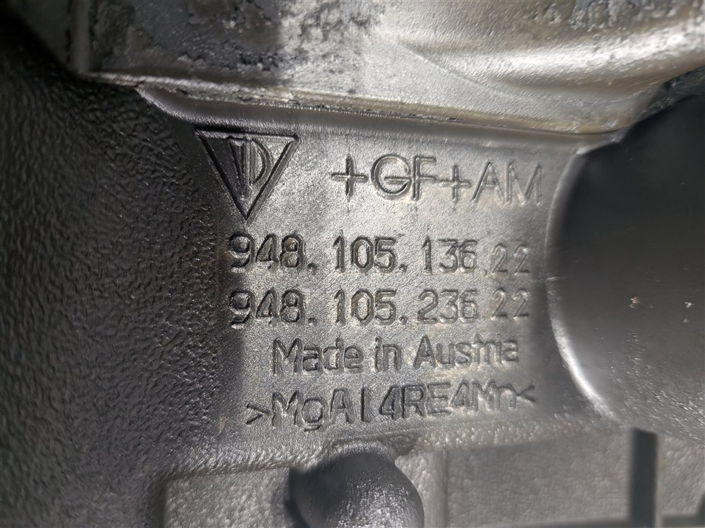 Thumbnail 5: 2010-2018 PORSCHE CAYENNE PANAMERA (958 970 G1) 4.8L V8 ENGINE LEFT VALVE COVER