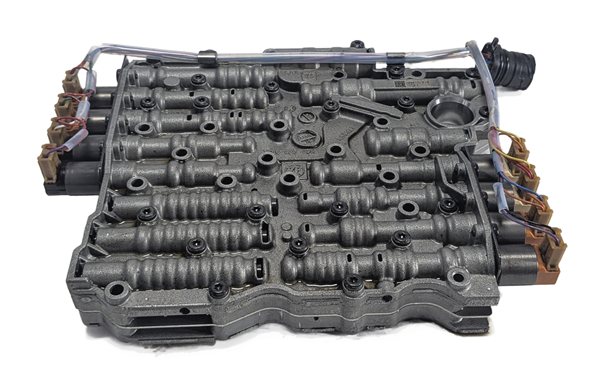 10-13 PANAMERA (970) RWD 4.8L PDK DCT AUTO TRANSMISISON VALVE BODY w/ HARNESS