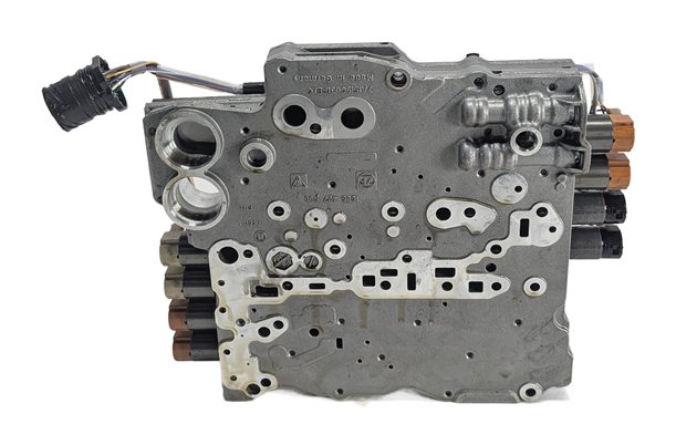 Thumbnail 5: 10-13 PANAMERA (970) RWD 4.8L PDK DCT AUTO TRANSMISISON VALVE BODY w/ HARNESS