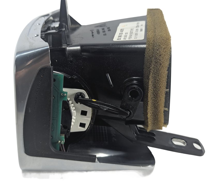 Thumbnail 5: 2011 PORSCHE PANAMERA (970) FRONT RIGHT PASSENGER DASH HEAT AIR AC VENT (Black)