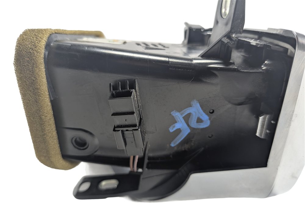 Thumbnail 6: 2011 PORSCHE PANAMERA (970) FRONT RIGHT PASSENGER DASH HEAT AIR AC VENT (Black)