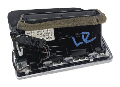Thumbnail 5: 2011 PORSCHE PANAMERA (970) REAR LEFT B-PILLAR HEAT AIR AC VENT (Black)