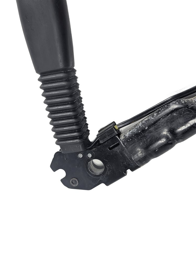 Thumbnail 5: 2012-2019 BMW 2 3 4 SERIES (F22 F30 F32) LEFT FRONT DRIVER SEATBELT RECEIVER