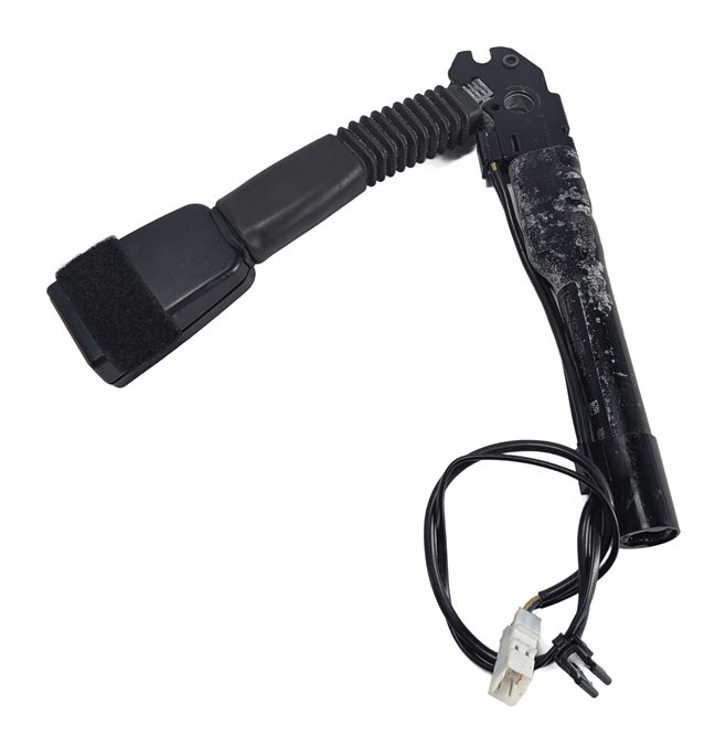 Thumbnail 2: 12-19 BMW 2 3 4 M3 (F22 F32 F33 F34 F36) FRONT RIGHT PASSENGER SEATBELT RECEIVER