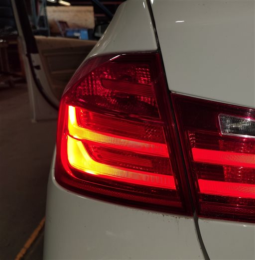 Thumbnail 2: 12-15 BMW 3 SERIES (F30) SEDAN LEFT DRIVER OUTER TAILLIGHT BRAKE LIGHT LAMP