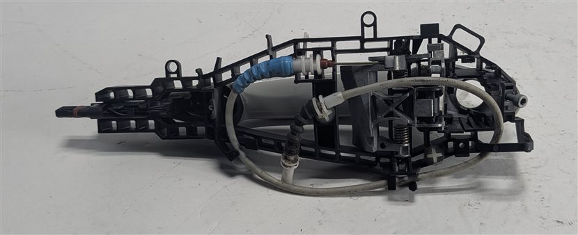 Thumbnail 3: 12-19 BMW 328i 330i 335i 340i M3 (F30) LEFT FRONT COMFORT DOOR HANDLE (White)