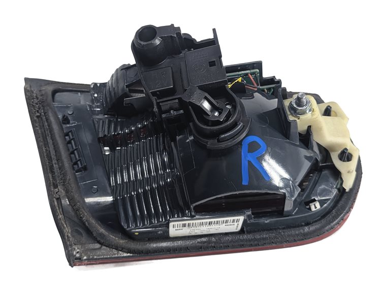 Thumbnail 3: 12-15 BMW 320i 328i 335i M3 (F30) SEDAN RIGHT TRUNK INNER TAILLIGHT LIGHT LAMP