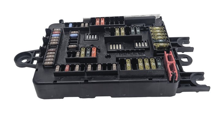 Thumbnail 3: 2014 BMW 328D (F30) 2.0L REAR POWER DISTRIBUTION FUSE BOX RELAY CARRIER