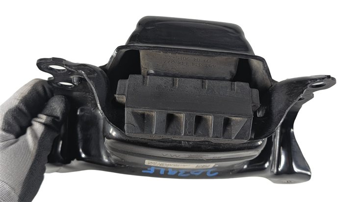 Thumbnail 7: 2015 AUDI A3 (8V) 1.8L (CNSB) ENGINE LEFT TRANSMISSION MOUNT BRACKET