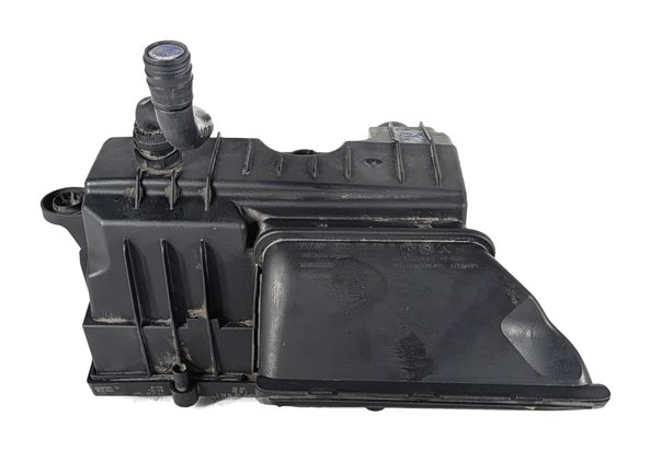 Thumbnail 2: 15-19 VW GOLF / AUDI A3 TT (8V MK3) 1.8L / 2.0L TURBO ENGINE AIR FILTER HOUSING