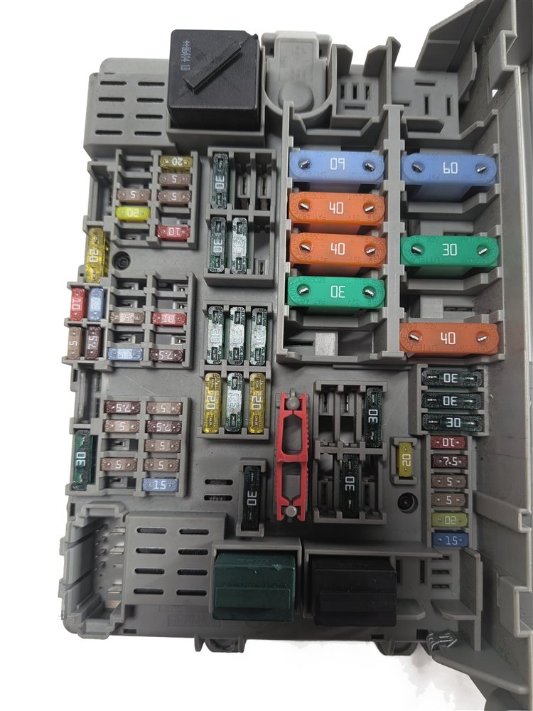 Thumbnail 11: 2007 BMW 335I (E90) 3.0L FRONT POWER DISTRIBUTION FUSE BOX RELAY CARRIER