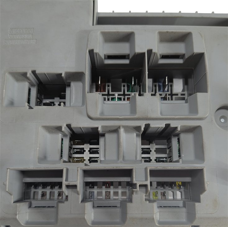 Thumbnail 8: 2007 BMW 335I (E90) 3.0L FRONT POWER DISTRIBUTION FUSE BOX RELAY CARRIER