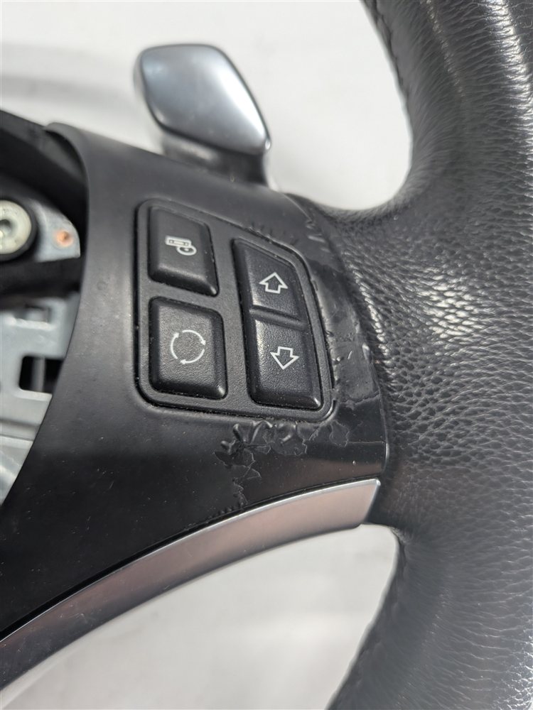 Thumbnail 7: 06-15 1 3 X1 SERIES E84 E87 E90 3 SPOKE SPORT STEERING WHEEL w/SWITCHES(Black)