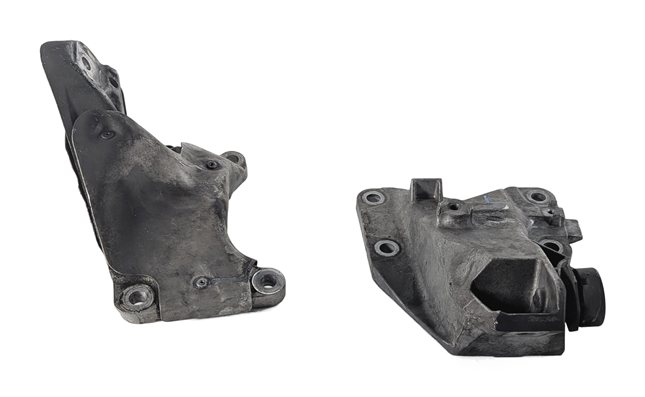 Thumbnail 2: 2007 BMW 335I (E90) 3.0L (N54) ENGINE MOTOR MOUNT BRACKET LEFT/RIGHT SET/2