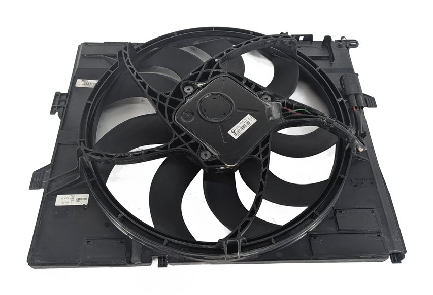 Thumbnail 4: 2017-2021 BMW 2 3 4 (F22 F30 F32 F33 F34) 2.0L ENGINE 600w RADIATOR COOLING FAN