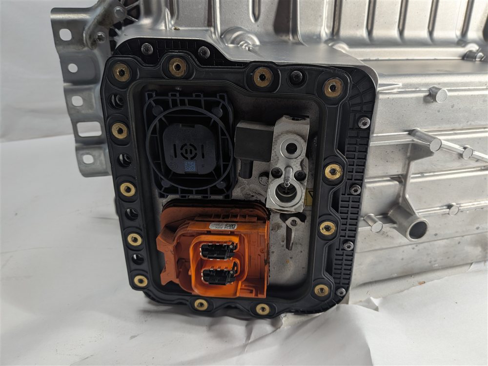 Thumbnail 4: 17-18 BMW 330E (F30) HIGH VOLTAGE HYBRID BATTERY ASSEMBLY TESTED WORKING!!! 96%