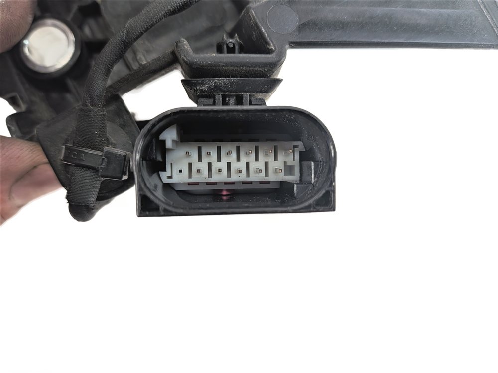 Thumbnail 7: 16-18 BMW 330E (F30) HYBRID HIGH VOLTAGE BATTERY CHARGER PLUG CHARGING PORT