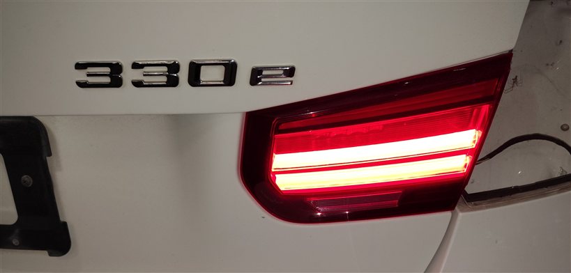 Thumbnail 2: 2018-2019 BMW 330I 330E 340I (F30) RIGHT INNER TRUNK MOUNTED SMOKED TAIL LIGHT