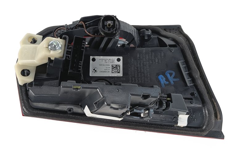 Thumbnail 7: 2018-2019 BMW 330I 330E 340I (F30) RIGHT INNER TRUNK MOUNTED SMOKED TAIL LIGHT