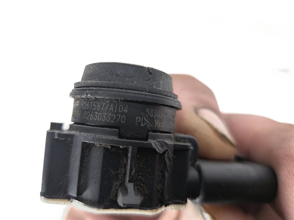 Thumbnail 5: 2018 BMW 330E (F30) REAR PARK ASSIST PDC DISTANCE CONTROL SENSOR SET/4 (White)