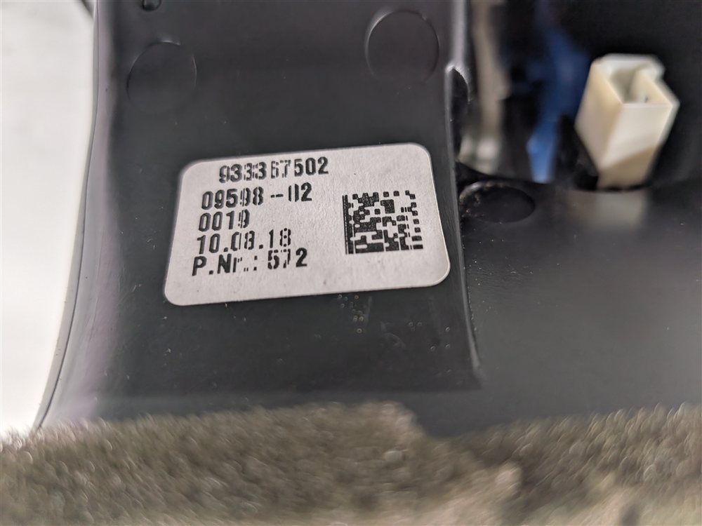 Thumbnail 7: 2018 BMW 330E (F30) REAR CENTER CONSOLE HEAT AIR AC VENT (Black)