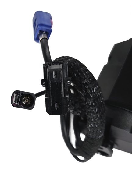 Thumbnail 8: 2014 BMW 750LI (F01) CENTER CONSOLE CELL PHONE SNAP-IN ADAPTER CRADLE BASE