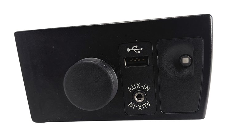 Thumbnail 2: 2014 BMW 750LI (F01) CENTER CONSOLE USB AUX IN 12V POWER SOCKET OUTLET PANEL