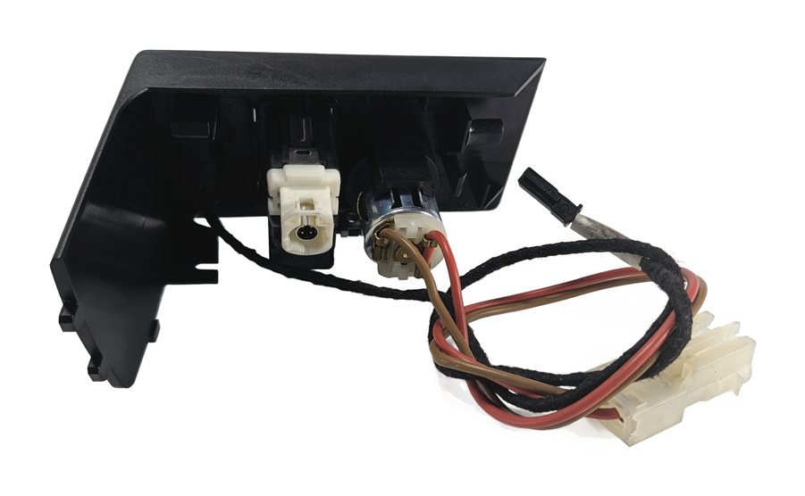 Thumbnail 5: 2014 BMW 750LI (F01) CENTER CONSOLE USB AUX IN 12V POWER SOCKET OUTLET PANEL