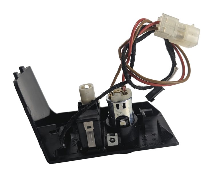 Thumbnail 6: 2014 BMW 750LI (F01) CENTER CONSOLE USB AUX IN 12V POWER SOCKET OUTLET PANEL