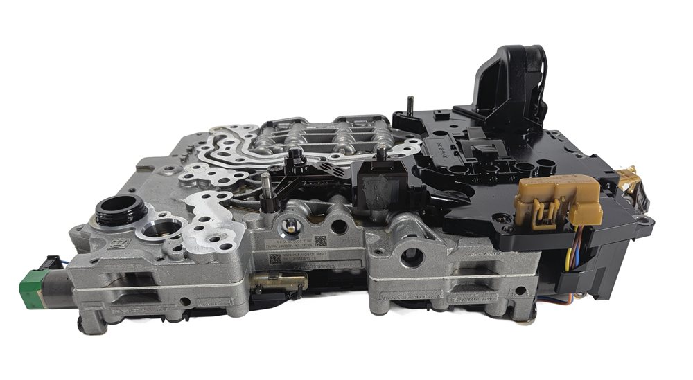 Thumbnail 3: 13-19 BMW 550i 650i 750i (F01 F02 F10) 8HP70 TRANSMISSION VALVE BODY w/ OIL PUMP