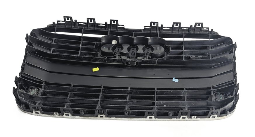 Thumbnail 3: 2012-2015 AUDI A6 (4G) FRONT UPPER RADIATOR GRILLE w/CAMERA