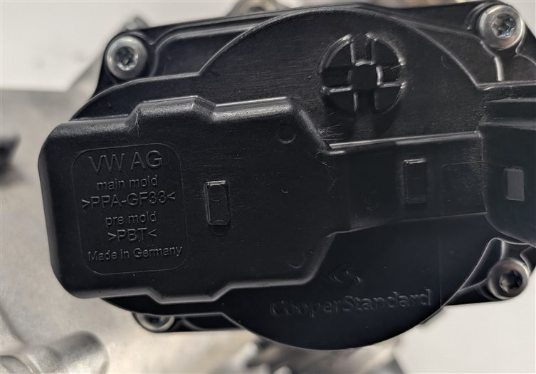 Thumbnail 7: 2015 AUDI A6 (C7 4G) 3.0L DIESEL (CPNB) ENGINE EGR COOLER w/ACTUATOR