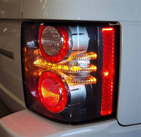 Thumbnail 2: 2011 RANGE ROVER (L322) RIGHT OUTER QUARTER PANEL TAIL LIGHT (EAGLE EYES)