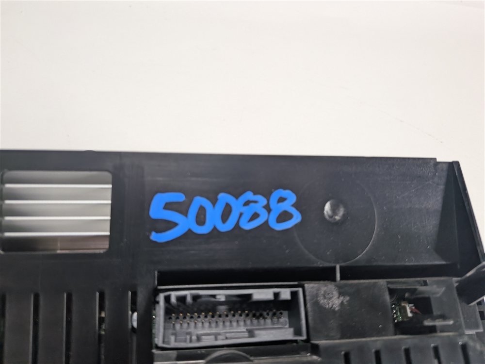 Thumbnail 6: 2010-2012 RANGE ROVER (L322) 5.0L SUPERCHARGED ENGINE IMMOBILIZER MODULE KEY SET