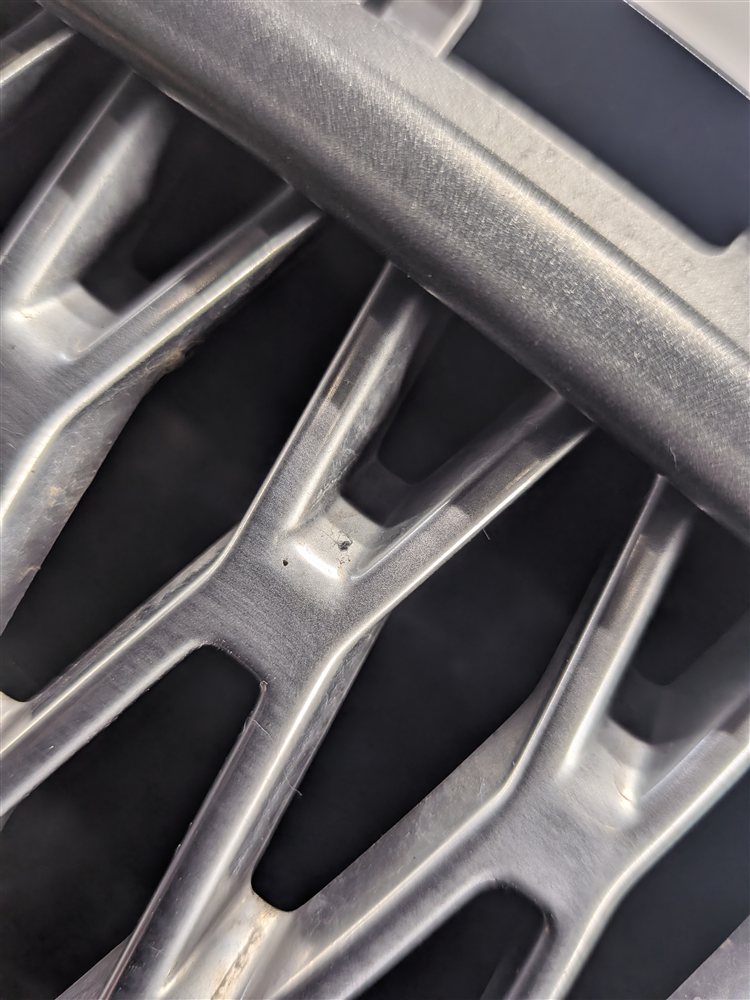 Thumbnail 7: 2011 RANGE ROVER (L322) RIGHT FENDER SIDE GILL VENT GRILLE NOBLE MESH