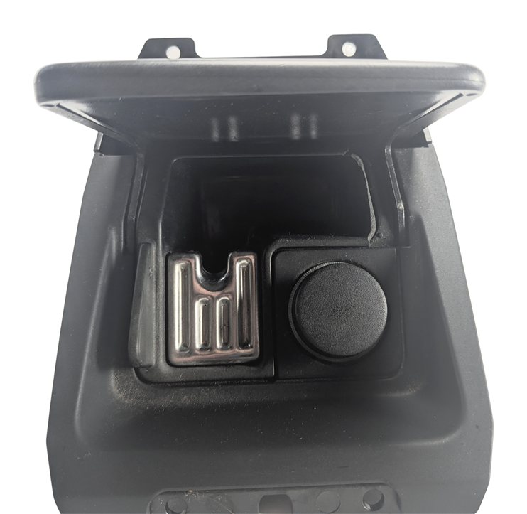 Thumbnail 6: 2011 RANGE ROVER (L322) CENTER CONSOLE ASHTRAY w/ CIGAR LIGHTER SOCKET