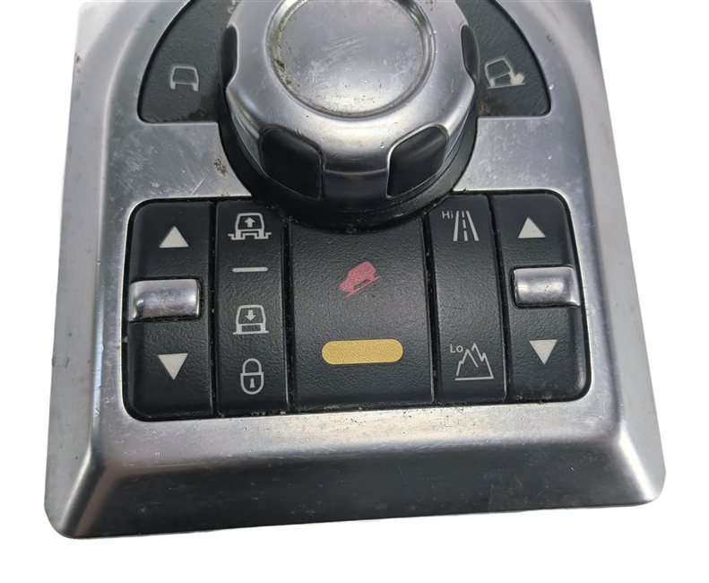 Thumbnail 7: 2011 RANGE ROVER (L322) HILL DESCENT RIDE HEIGHT TERRAIN TRACTION CONTROL SWITCH