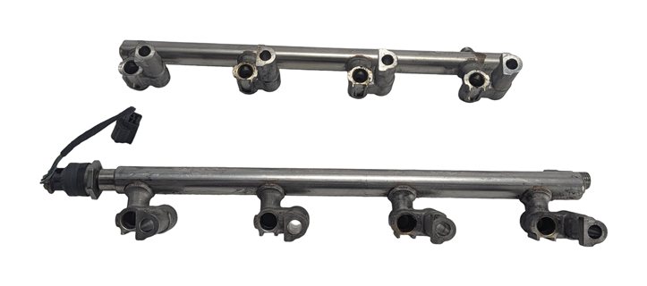 2011 RANGE ROVER (L322) 5.0L SUPER LEFT/RIGHT FUEL RAIL SET/2 w/ PRESSURE SENSOR