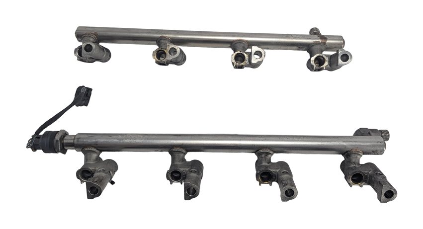 Thumbnail 2: 2011 RANGE ROVER (L322) 5.0L SUPER LEFT/RIGHT FUEL RAIL SET/2 w/ PRESSURE SENSOR