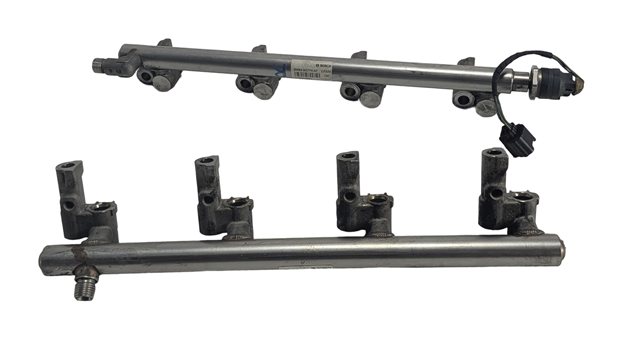 Thumbnail 4: 2011 RANGE ROVER (L322) 5.0L SUPER LEFT/RIGHT FUEL RAIL SET/2 w/ PRESSURE SENSOR