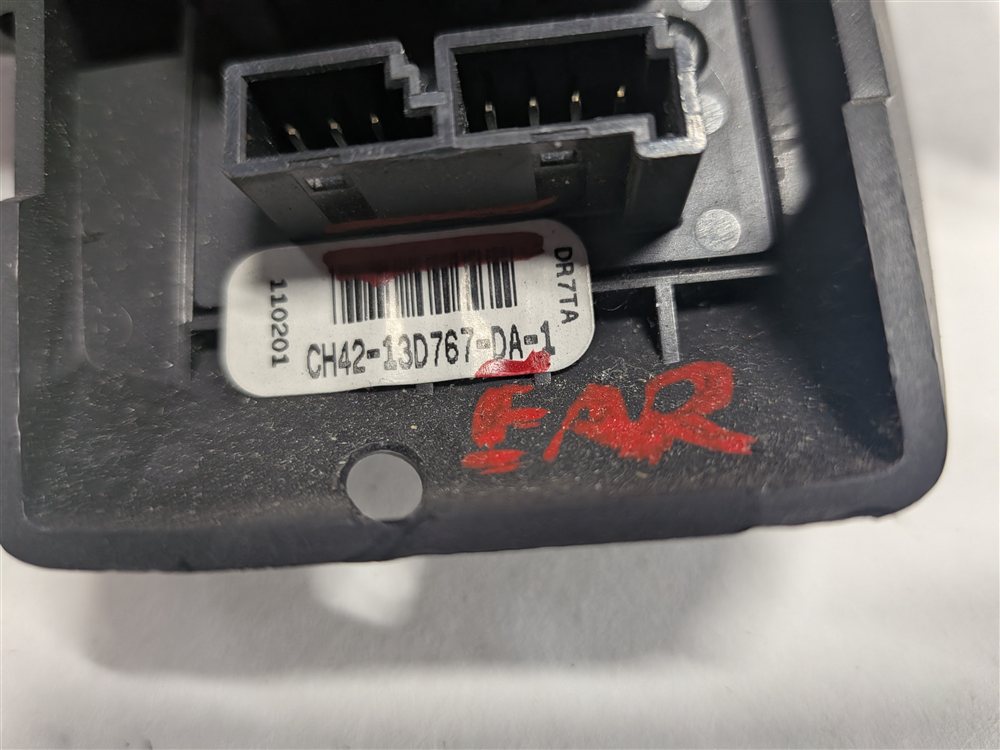 Thumbnail 9: 2011 RANGE ROVER (L322) RIGHT STEERING WHEEL PHONE VOICE HEATED CONTROL SWITCH
