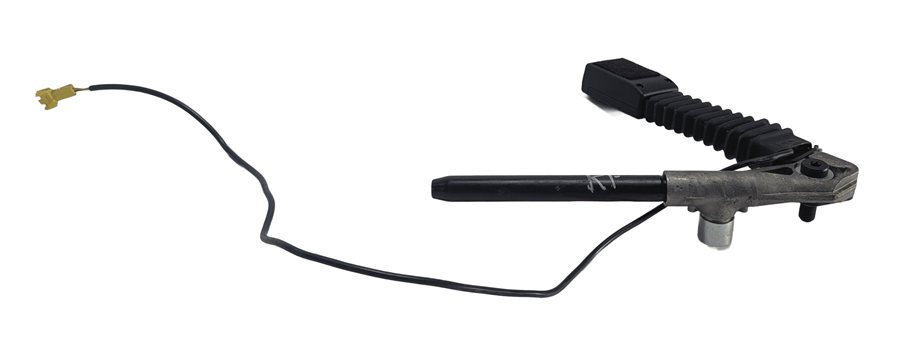 12-21 MERCEDES SLK250 SLK350 R172 FRONT RIGHT PASSENGER SEATBELT BUCKLE (Black)