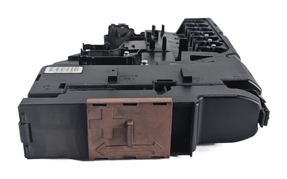 Thumbnail 2: 2013 MERCEDES SLK 250 (R172) 1.8L POSITIVE BATTERY TERMINAL JUNCTION BOX BLOCK