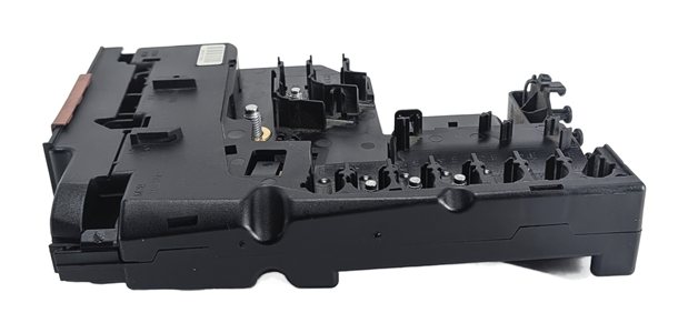 Thumbnail 4: 2013 MERCEDES SLK 250 (R172) 1.8L POSITIVE BATTERY TERMINAL JUNCTION BOX BLOCK