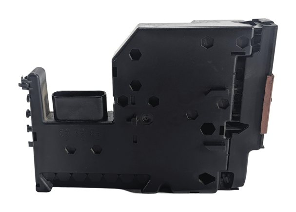 Thumbnail 7: 2013 MERCEDES SLK 250 (R172) 1.8L POSITIVE BATTERY TERMINAL JUNCTION BOX BLOCK