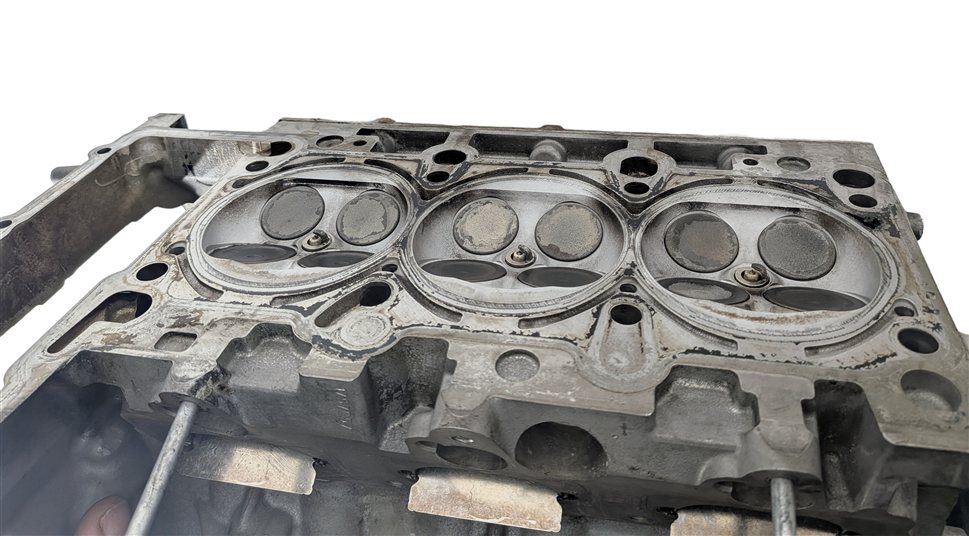 Thumbnail 6: 12-15 AUDI A6 A7 Q7 (C7 4G8 4L) 3.0L SUPERCHARGED ENGINE RIGHT CYLINDER HEAD