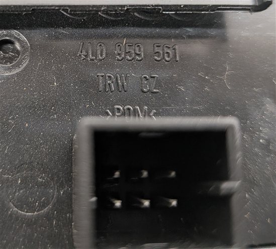 Thumbnail 9: 2007-2015 AUDI Q7 (4L) FRONT DOMELIGHT READING COURTESY DOME LIGHT LAMP (Beige)