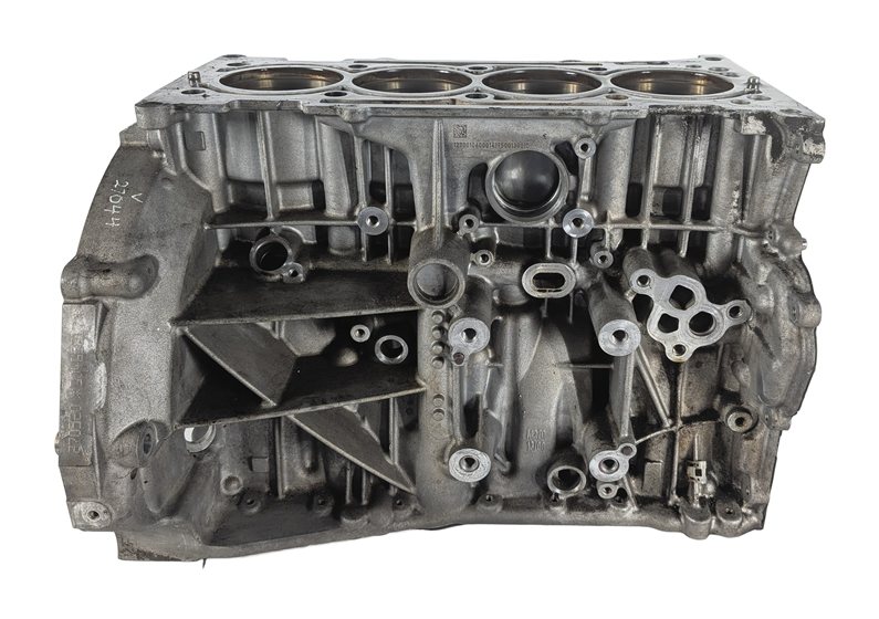 Thumbnail 2: 2014 MERCEDES CLA250 C117 2.0L M270 TURBO ENGINE CYLINDER BLOCK